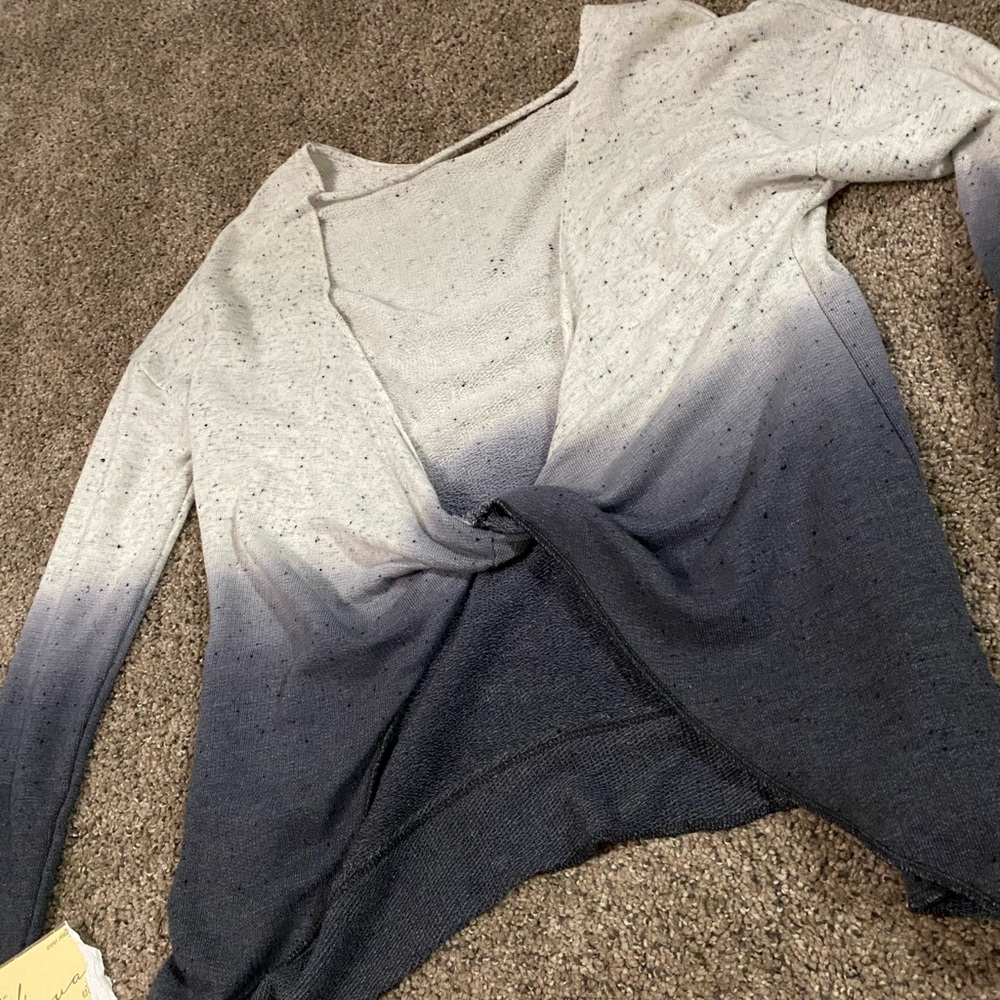 Open-back sweater NWT